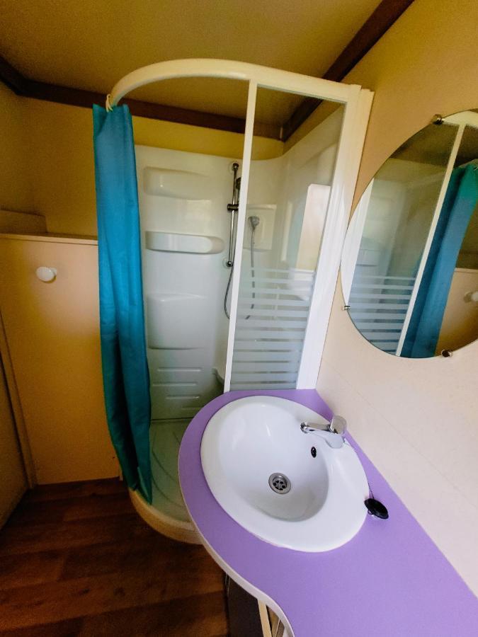 Camping Les Hirondelles Bourg-Sainte-Marie Exterior foto