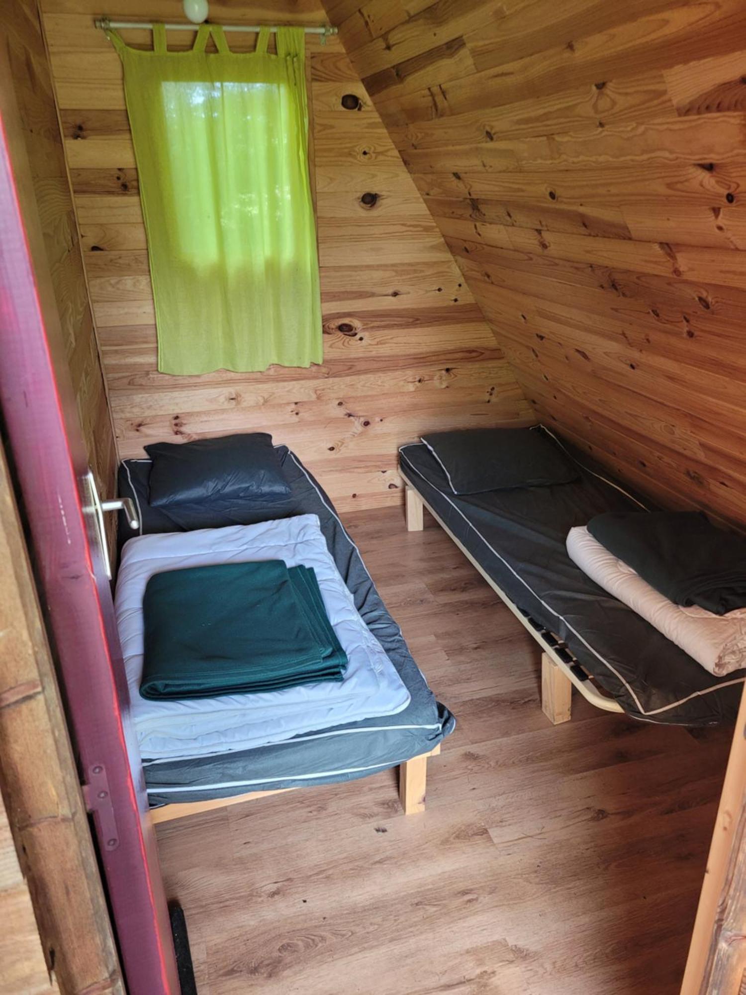 Camping Les Hirondelles Bourg-Sainte-Marie Exterior foto