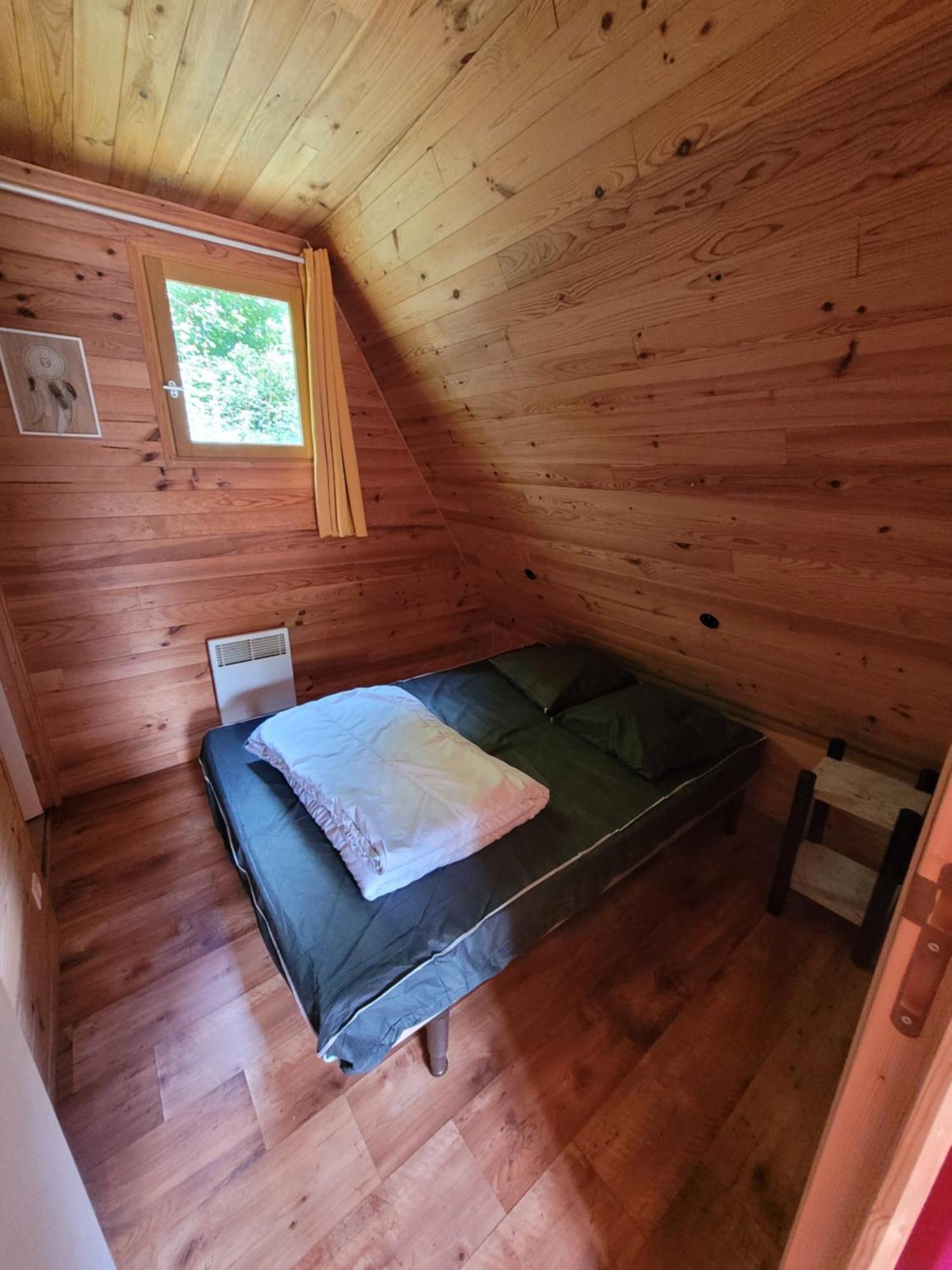 Camping Les Hirondelles Bourg-Sainte-Marie Exterior foto